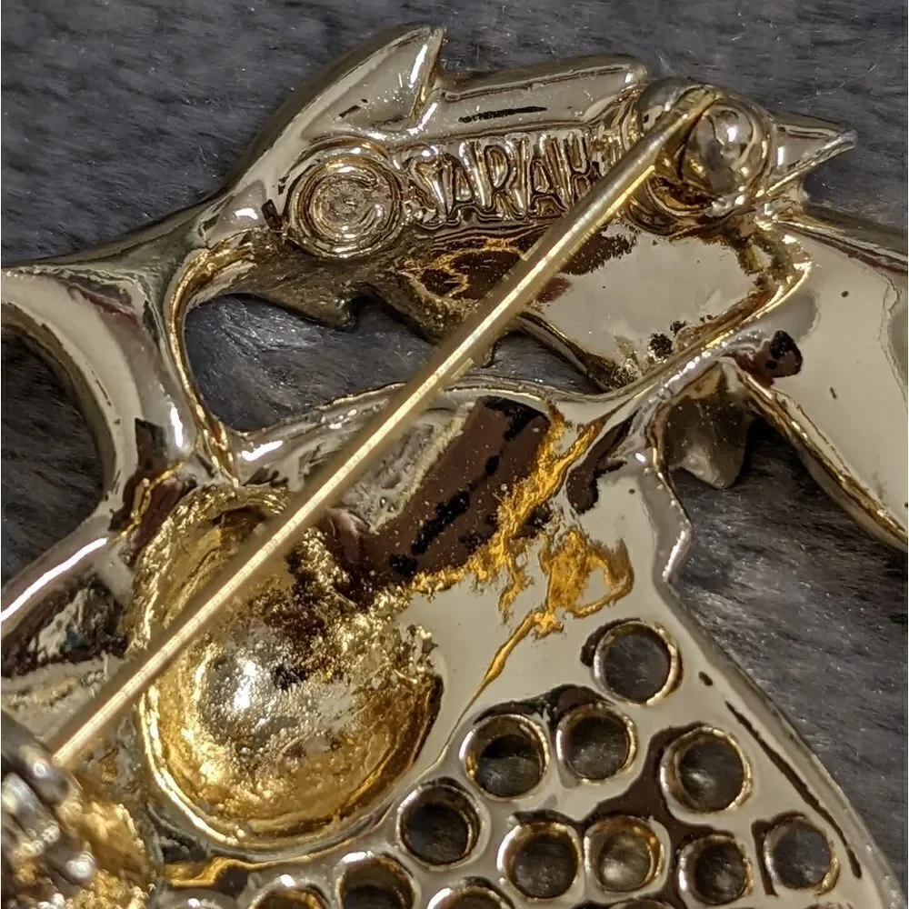 Vintage 1970's Sarah Coventry Acorn Brooche - Picture 4 of 9